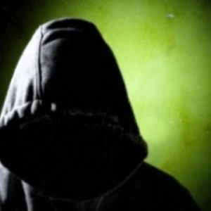 Kisah Aktivis Lingkungan yang Ternyata Pacari Agen Rahasia Kisah Aktivis Lingkungan yang Ternyata Pacari Agen Rahasia
