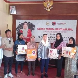 Mba Mita Bagi-bagi 388 Alat Masak Listrik di Desa Slatri