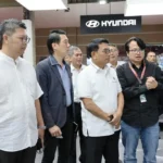 Moeldoko Kunjungi Booth Hyundai, Apresiasi Inovasi Kendaraan Listrik di IIMS 2024