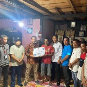 Pemberian Santunan Keluarga KPPS Meninggal oleh Polres Kaur Berlangsung Lancar
