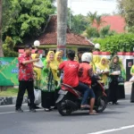 Perhutani KPH Blitar Gelar Program Jumat Berkah, Berbagi dengan Masyarakat