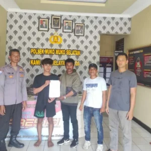 Polsek Mukomuko Selatan Selesaikan Kasus Penggelapan Motor dengan Restorative Justice Polsek Mukomuko Selatan Selesaikan Kasus Penggelapan Motor dengan Restorative JusticeÂ