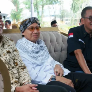 Ridwan Kamil Ajak Masyarakat Dukung Inovasi Peternakan Terintegrasi di Balaraja Ridwan Kamil Ajak Masyarakat Dukung Inovasi Peternakan Terintegrasi di Balaraja