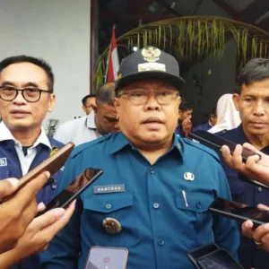 Wali Kota Blitar Santoso Kunjungi TPS, Pantau Proses Perhitungan Suara Walikota Blitar Santoso Kunjungi TPS, Soroti Proses Perhitungan Pilpres