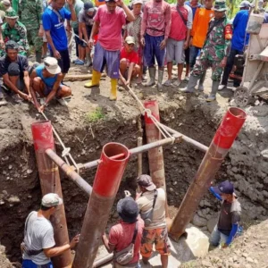 Warga Dukuh Wadas Gumantung dan Dandim Kerja Bakti, Bangun Jembatan Putus Warga Dukuh Wadas Gumantung dan Dandim Kerja Bakti, Bangun Jembatan Putus