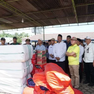 Gubernur Rohidin Salurkan Bantuan Untuk Korban Kebakaran di Bengkulu Utara
