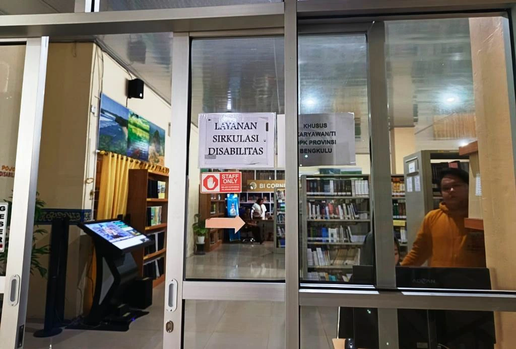 Ruangan pelayanan sirkulasi bagi penyandang disabilitas