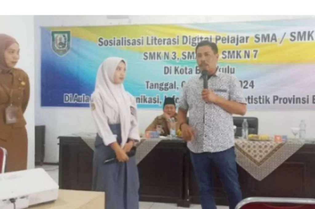 Bang Usin Ingatkan Pentingnya Literasi Digital di Kalangan Pelajar SMA/SMK Bengkulu