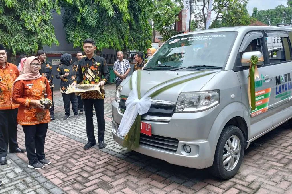 Bupati Rini Syarifah Melaunching Mobil Layanan Peternakan dan Perikanan