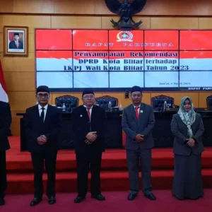 DPRD Kota Blitar Apresiasi Apresiasi Pemkot Atas Penghargaan Piala Adipura ke-16 DPRD Kota Blitar Apresiasi Apresiasi Pemkot Atas Penghargaan Piala Adipura ke-16