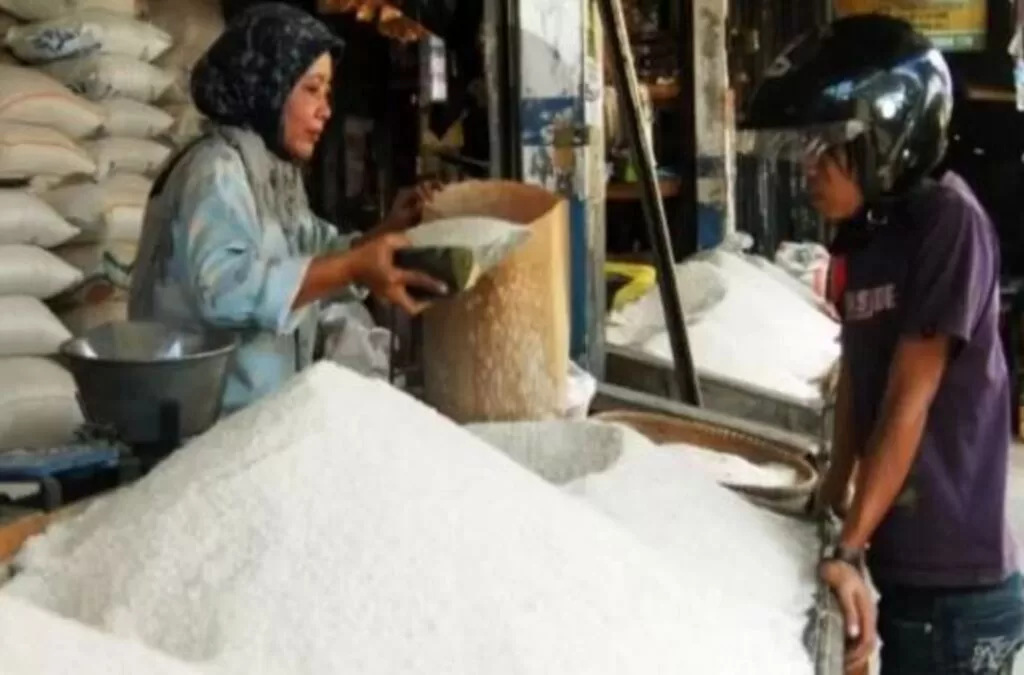 Bahan Sembako Beras Fluktuasi Harga Pangan, Beras dan Cabai Alami Perubahan Signifikan Fluktuasi Harga Pangan: Cabai Turun, Beras dan Daging Sapi Naik Mayoritas Harga Pangan Turun, Beberapa Komoditas Alami Kenaikan