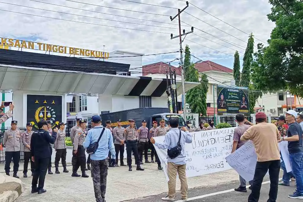 Kejati Bengkulu Kembali di Demo Aktivis, Massa Soroti Dugaan Mafia Transportasi Laut di Bengkulu