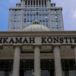Ketua MK Prediksi Ada Lonjakan Gugatan Sengketa Pemilu di 2024 Memahami Amicus Curiae, Apa Itu dan Perannya dalam Proses Peradilan MK Putuskan 38 Kasus PHPU Legislatif 2024 Rampung Sebelum Tenggat Waktu MK Tolak Uji Materi Pasal 35 UU Ketenagakerjaan, Hakim Berbeda Pendapat MK Kabulkan Gugatan Buruh, UU Cipta Kerja Alami Perubahan Signifikan