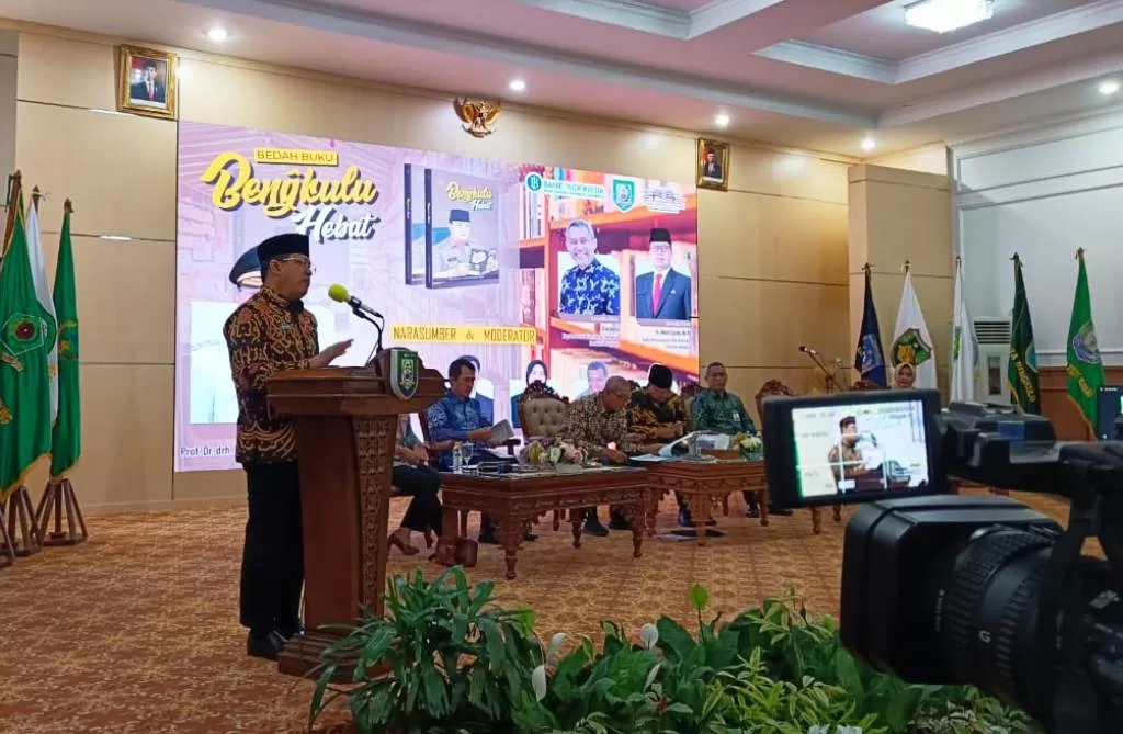 Meri Sasdi Puji Buku "Bengkulu Hebat" Karya Gubernur Bengkulu