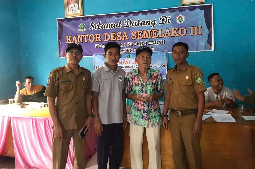 Pemdes Semelako 3 Sukses Salurkan BLT DD Tahap Pertama