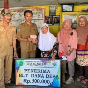 Pemdes Talang Baru I Bagikan BLT-DD Januari-Maret TA 2024
