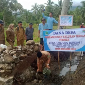 Pemdes Tanjung Bungai II Mulai Proyek Irigasi Tersier