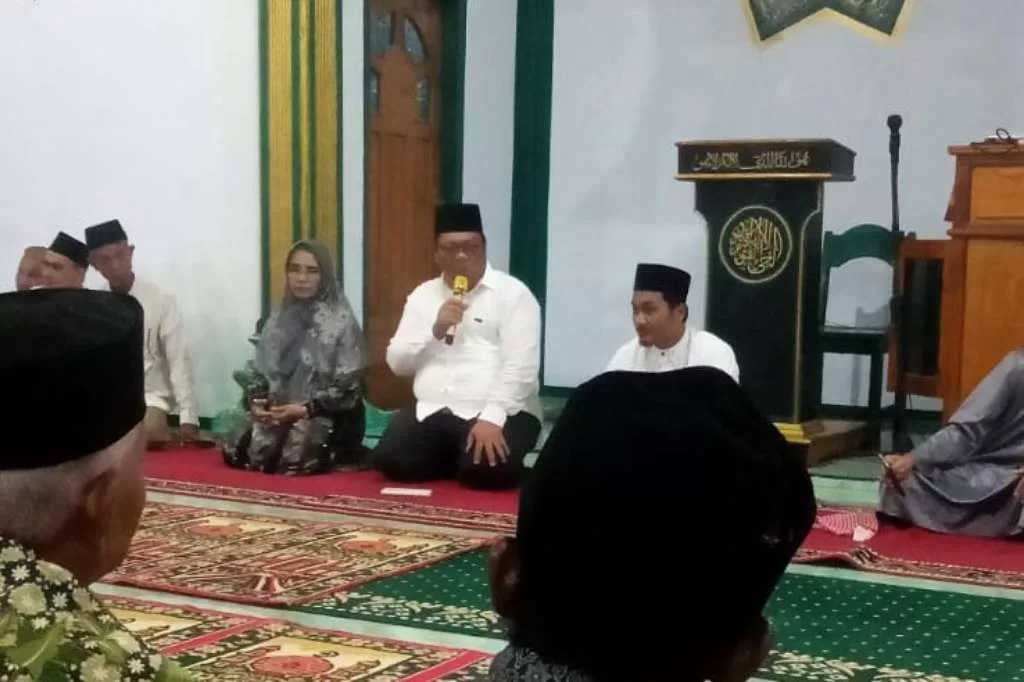 Safari Ramadhan, Wakil Bupati Mukomuko Lakukan Silaturrahmi dan Bagikan CSR