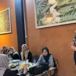 Usin Dukung Bisnis Lokal Saat Berbuka Puasa di Cafe Siber