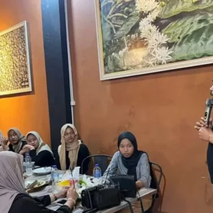Usin Dukung Bisnis Lokal Saat Berbuka Puasa di Cafe Siber Usin Dukung Bisnis Lokal Saat Berbuka Puasa di Cafe Siber