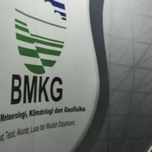 BMKG Ingatkan Tentang Sesar Lembang, Potensi Dampak dan Cara Meminimalisasi BMKG Ingatkan Tentang Sesar Lembang, Potensi Dampak dan Cara Meminimalisasi BMKG: Hujan Ringan hingga Sedang Melanda Kota-Kota Besar di Indonesia Pekan Ini BMKG: Gempa Megathrust Selat Sunda dan Mentawai-Siberut Tak Bisa Diprediksi BMKG: Peringatan Dini Cuaca Ekstrem Hingga April 2025