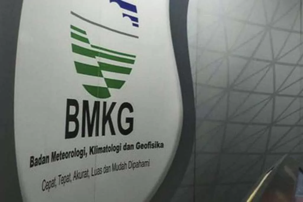 BMKG Ingatkan Tentang Sesar Lembang, Potensi Dampak dan Cara Meminimalisasi BMKG: Hujan Ringan hingga Sedang Melanda Kota-Kota Besar di Indonesia Pekan Ini BMKG: Gempa Megathrust Selat Sunda dan Mentawai-Siberut Tak Bisa Diprediksi BMKG: Peringatan Dini Cuaca Ekstrem Hingga April 2025