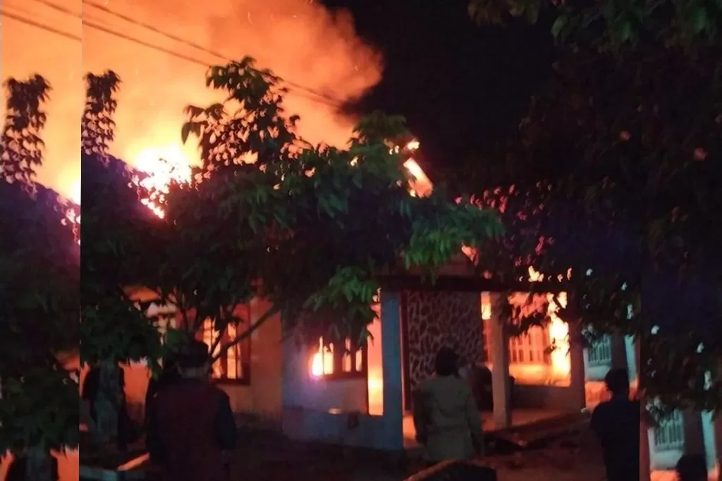 Damkar Belum Tiba, Rumah Warga Desa Padang Genteng Kaur Sudah Habis Dilahap Api