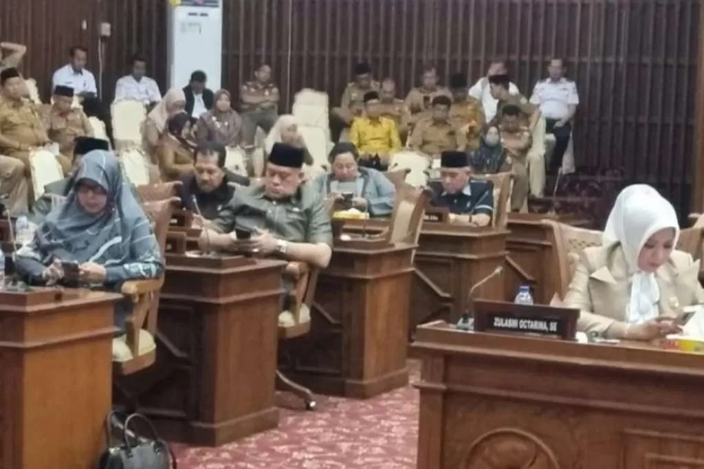 Gubernur Absen, Rapat Paripurna DPRD Provinsi Bengkulu Ditunda