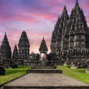 Keagungan dan Misteri, Kisah Candi Prambanan yang Megah Keagungan dan Misteri, Kisah Candi Prambanan yang Megah