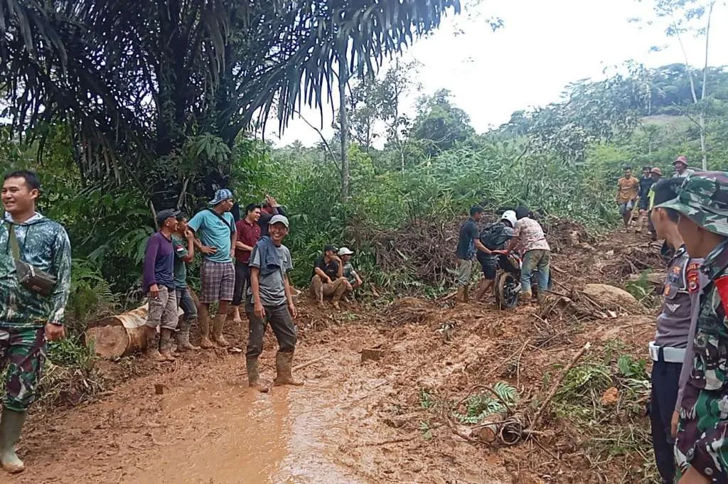 Longsor Susulan di Lebong, Wabup: Alat Berat Sudah Menuju Lokasi