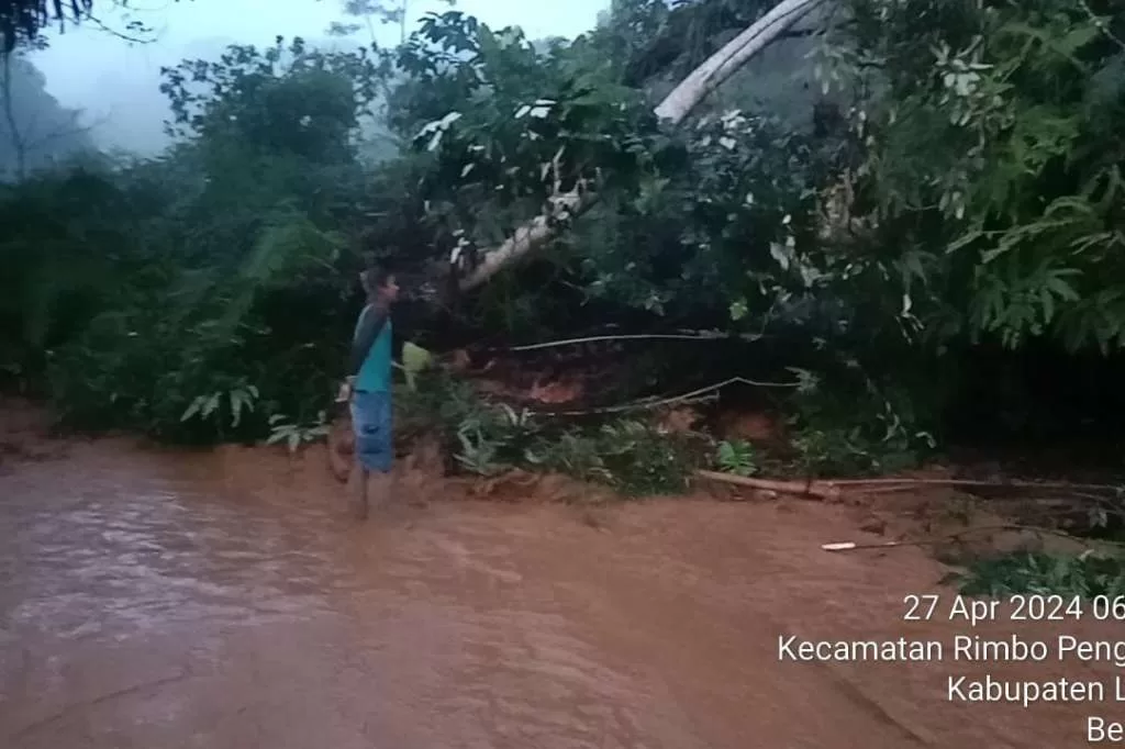 Longsor Susulan, Herwan Antoni: Upaya Penanganan Akan Dilakukan Segera 