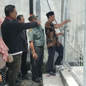 Pembangunan Menara Internet Tanpa Izin, Pagar Pembatas Dikunci