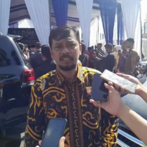 Suharto Ingatkan Pentingnya Pelayanan Efisien dalam Penukaran Uang Jelang Lebaran Suharto Ingatkan Pentingnya Pelayanan Efisien dalam Penukaran Uang Jelang Lebaran