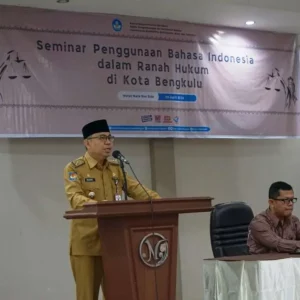 Asisten I Buka Seminar Penggunaan Bahasa Indonesia Dalam Ranah Hukum