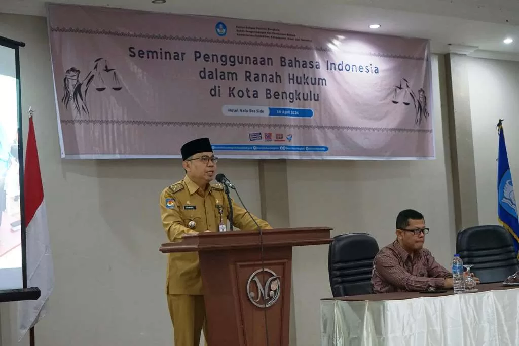 Asisten I Buka Seminar Penggunaan Bahasa Indonesia Dalam Ranah Hukum