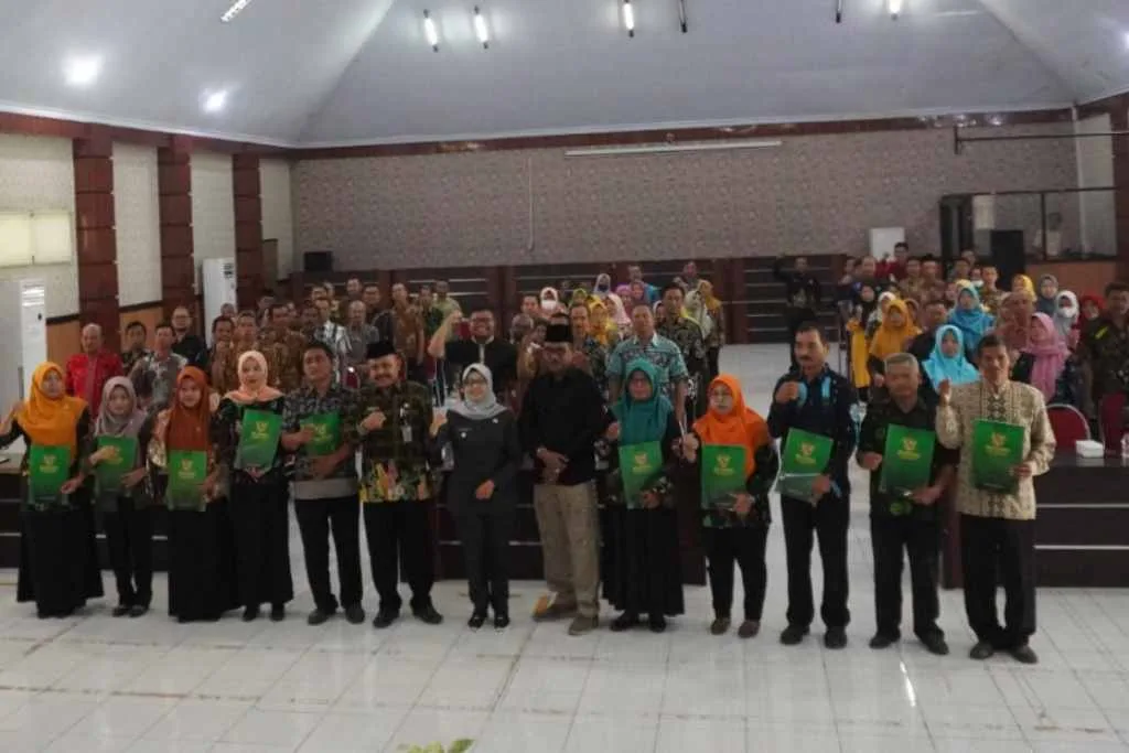 Bupati Blitar, Pentasyarufan Menyalurkan Bantuan Insentif Bagi GTT