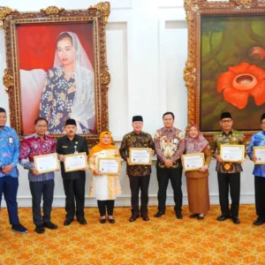 Gubernur Rohidin Mau Penertiban Kawasan Pantai Panjang dari Sisi Perizinan Gubernur Bengkulu Audiensi Dengan Ombudsman, Penyampaian Penilaian Tahun 2023