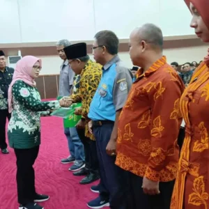 Pemkab Blitar dan Baznas Pentasyarufan Bantuan Intensif 100 THL