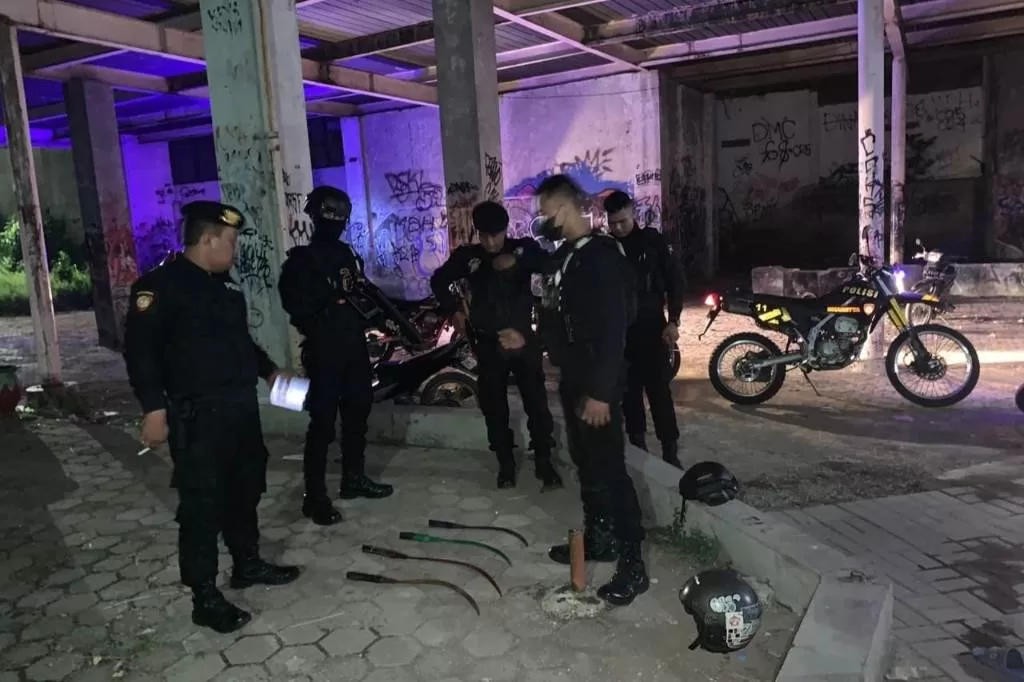 Polres Tegal Kota Amankan 10 Remaja dan Belasan Senjata Tajam