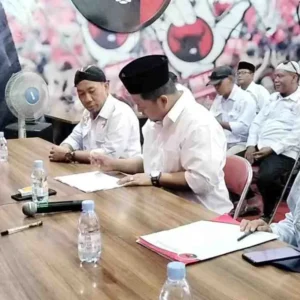Ratusan Pendukung Faruq Ibnul Haqi Kawal Pengembalian Formulir