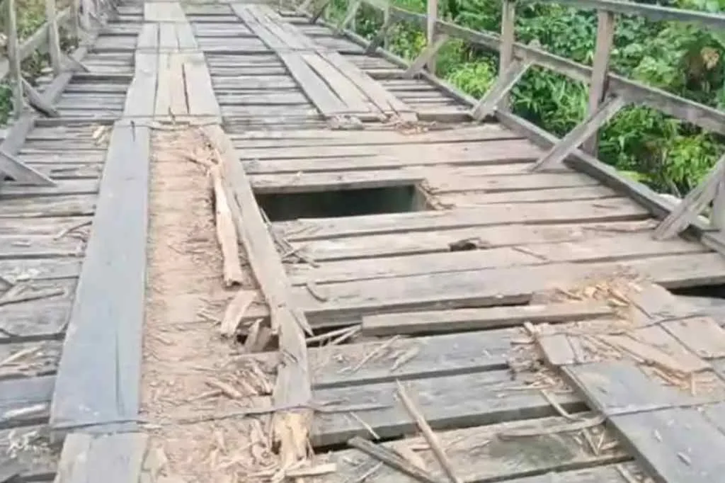 Sudah Lapuk, Jembatan Air Tutung Cinta Makmur Butuh Perhatian Serius Pemerintah Kaur