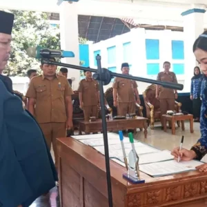 Wakili Bupati, Fahrurrozi Lantik dan Serahkan SK 365 PPPK Wakili Bupati, Fahrurrozi Lantik dan Serahkan SK 365 PPPK