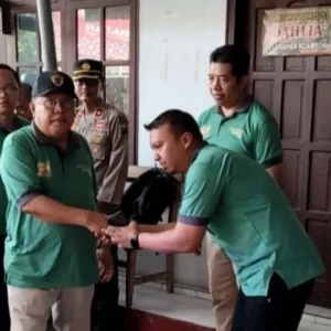 Kelurahan Klampok Panen Padi Sehat dan Adat Methik Pari