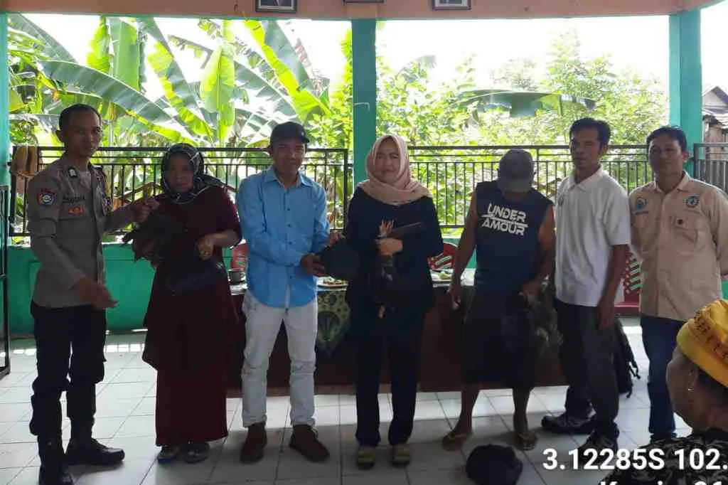 Pemdes Kampung Muara Aman Lebong Salurkan 20 Persen Ketahanan Pangan Berupa Ayam