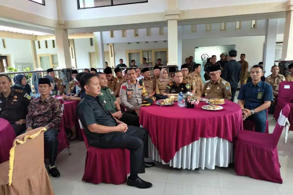 Pengantaran Tugas Mantan Kajari Kaur Dihadiri Seluruh Kepala Dinas