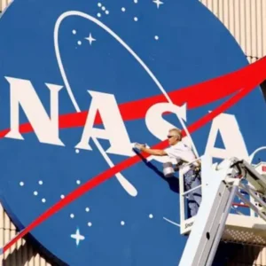 Perseverance NASA Temukan Batu Berwarna Terang di Kawah Jezero Mars Perseverance NASA Temukan Batu Berwarna Terang di Kawah Jezero Mars Starliner Bermasalah, Astronaut NASA Terpaksa Tinggal di ISS Lebih Lama