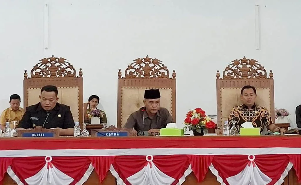 Rapat Paripurna Nota Pengantar Penjelasan Bupati Terhadap 6 Raperda Tahun 2024