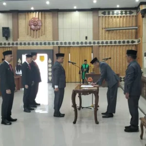 Sekda Isnan Fajri Lantik 4 Pejabat Eselon II Hasil Uji Kompetensi Sekda Isnan Fajri Lantik 4 Pejabat Eselon II Hasil Uji Kompetensi