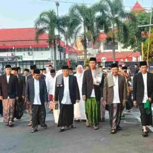 Sholat Ied di Masjid Agung Kota Blitar, Ini Pesan Wali Kota Santoso Sholat Ied di Masjid Agung Kota Blitar, Ini Pesan Walikota Santoso