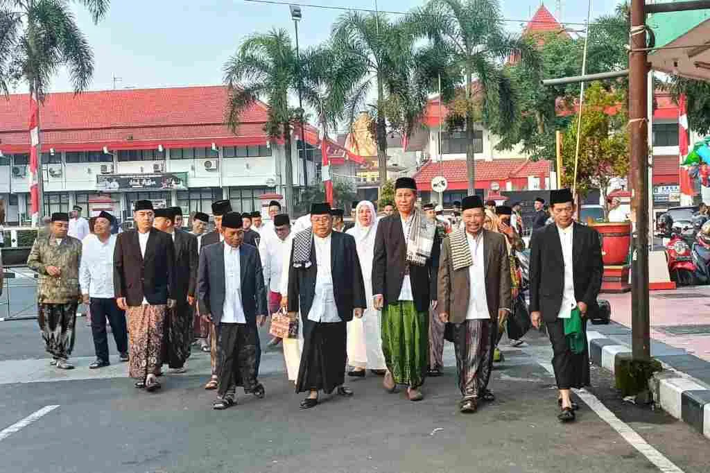 Sholat Ied di Masjid Agung Kota Blitar, Ini Pesan Walikota Santoso